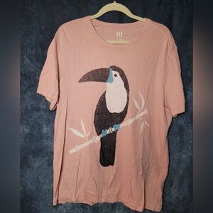 ✨️3/$15✨️ GAP Pink Toucan Graphic Tee